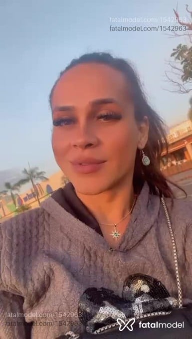 Acompanhante travesti com cabelo castanho de olhos mel em Unaí - Sophia