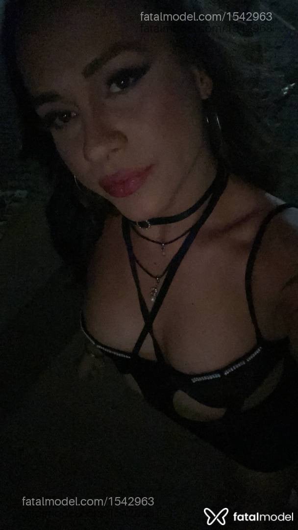 Acompanhante travesti com cabelo castanho de olhos mel - Sophia