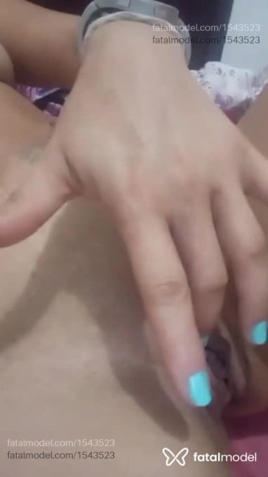 Acompanhante mulher com cabelo colorido de olhos castanhos em Guarapuava - Morena Afrodita