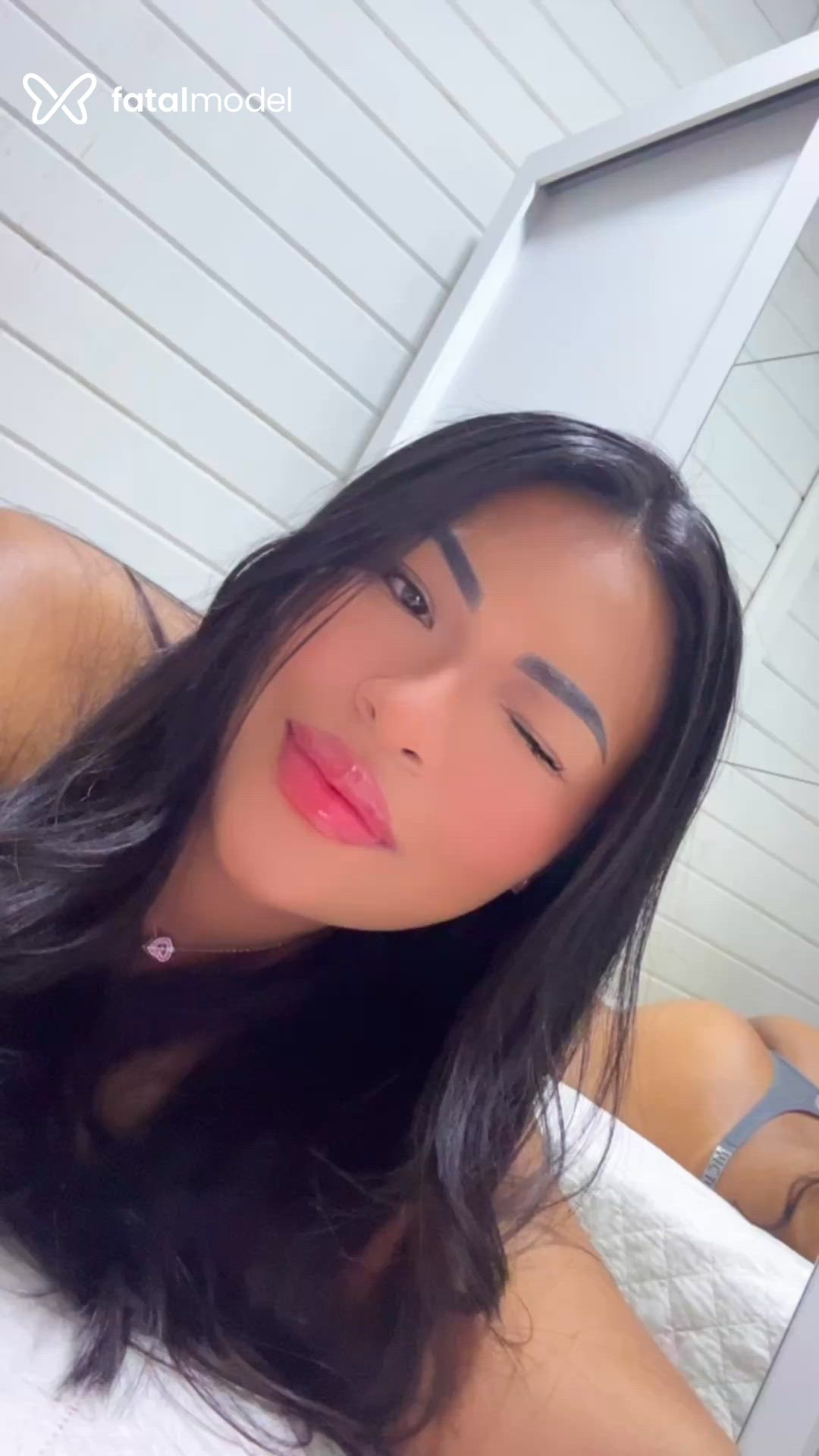 Acompanhante mulher morena (o) de olhos pretos - Sophia Oliveira Acompanhante mulher morena (o) de olhos pretos - Sophia Oliveira