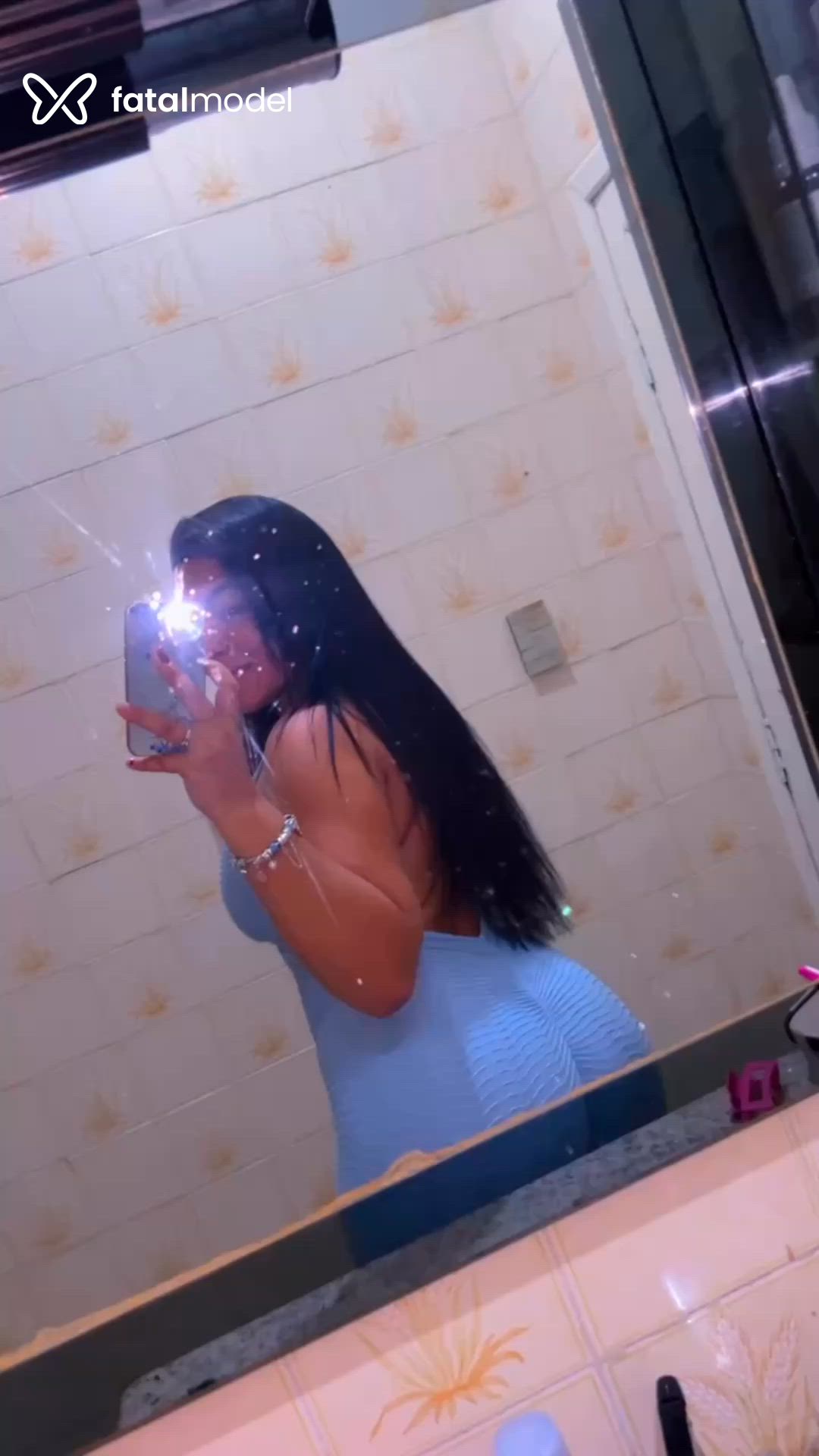 Acompanhante mulher morena (o) de olhos pretos - Sophia Oliveira Acompanhante mulher morena (o) de olhos pretos - Sophia Oliveira