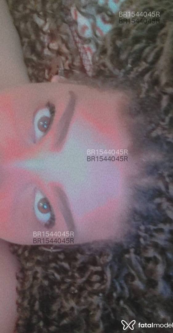 Acompanhante mulher com cabelo colorido de olhos castanhos em São José dos Campos - Renata Bueno