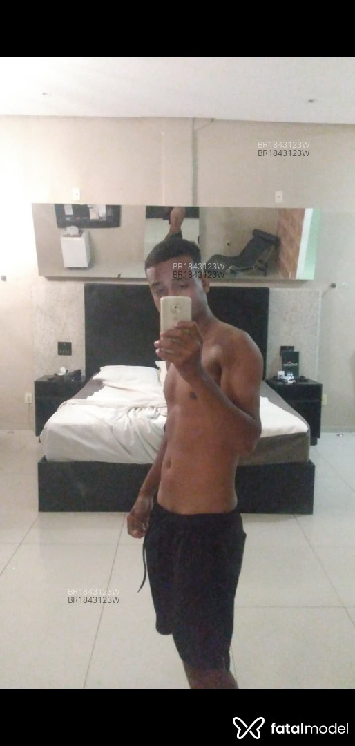 Acompanhante homem morena (o) de olhos castanhos - Bruninho Acompanhante homem morena (o) de olhos castanhos - Bruninho