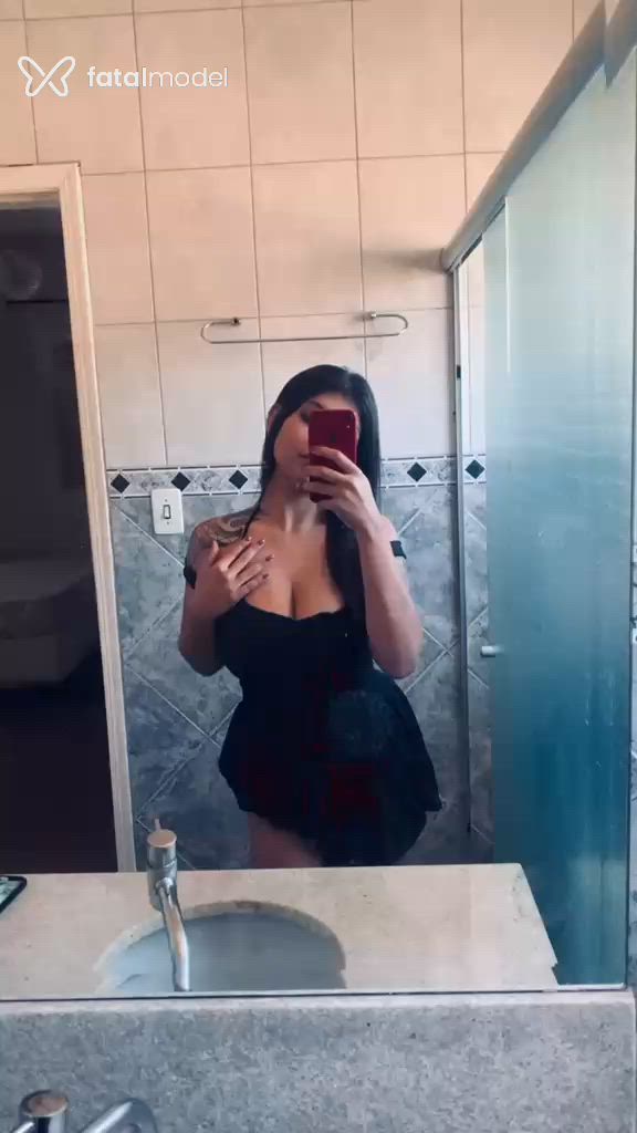 Acompanhante mulher com cabelo castanho de olhos castanhos em Araçatuba Acompanhante mulher com cabelo castanho de olhos castanhos em Araçatuba - MEL