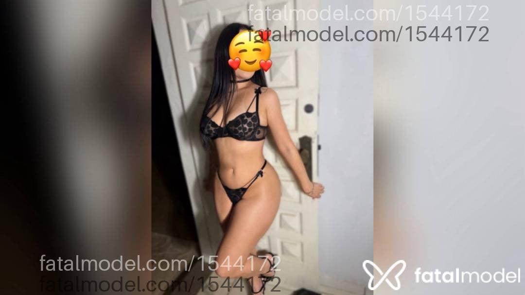 Acompanhante mulher com cabelo castanho de olhos castanhos - MEL