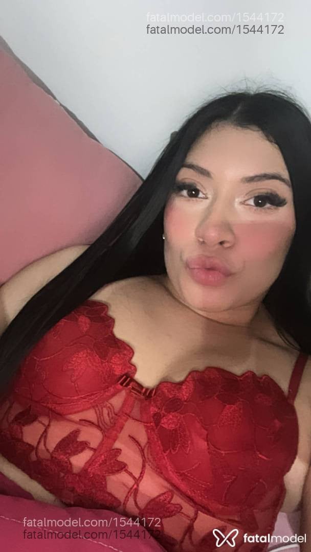 Acompanhante mulher com cabelo castanho de olhos castanhos - MEL