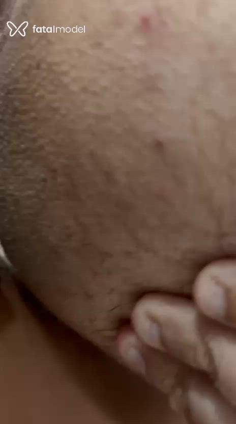 Acompanhante mulher com cabelo colorido de olhos castanhos - Luara