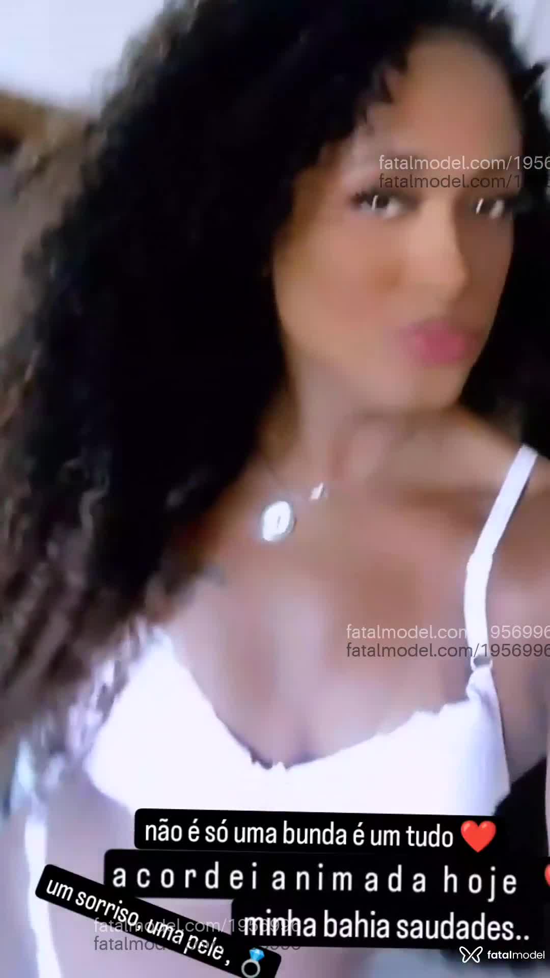 Acompanhante mulher trans com cabelo castanho de olhos castanhos em Rio de Janeiro - Priscila Nunes