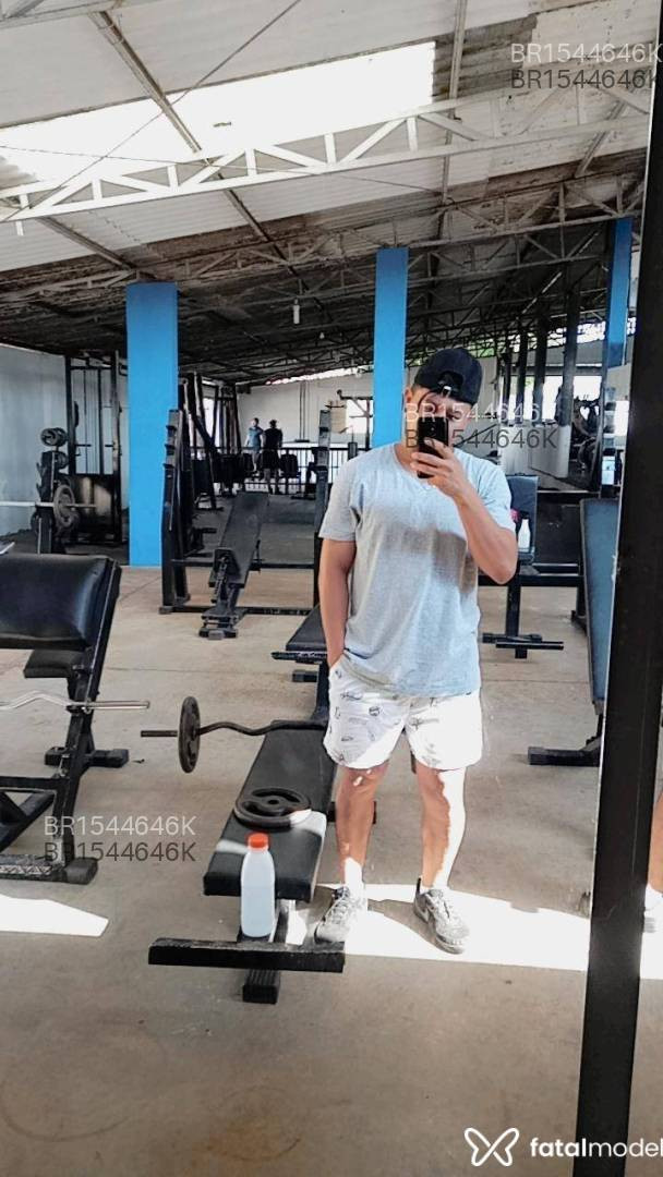 Acompanhante homem morena (o) de olhos castanhos em Goiânia - Fernando