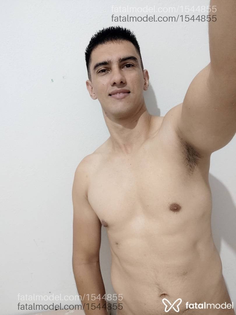 Acompanhante homem morena (o) de olhos castanhos - Alex