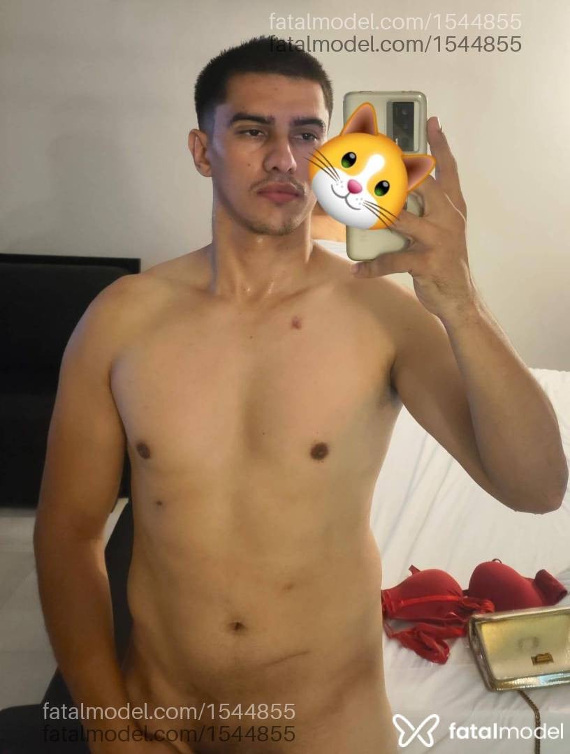 Acompanhante homem morena (o) de olhos castanhos - Alex