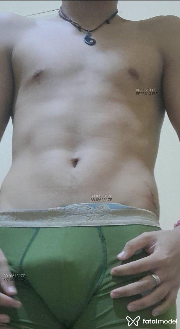 Acompanhante homem com cabelo castanho de olhos mel em Sobral - Oliver
