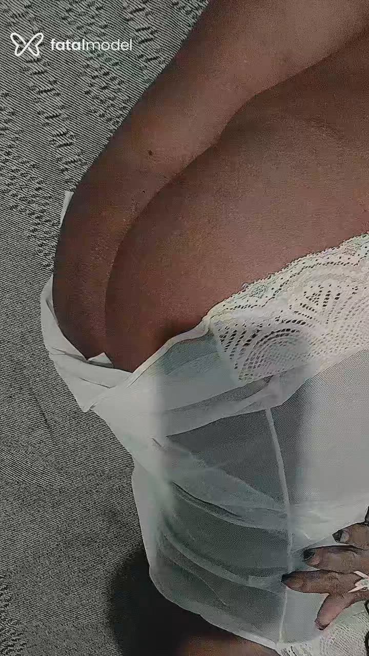 Acompanhante mulher com cabelo castanho de olhos castanhos - Rebeca Acompanhante mulher com cabelo castanho de olhos castanhos - Rebeca