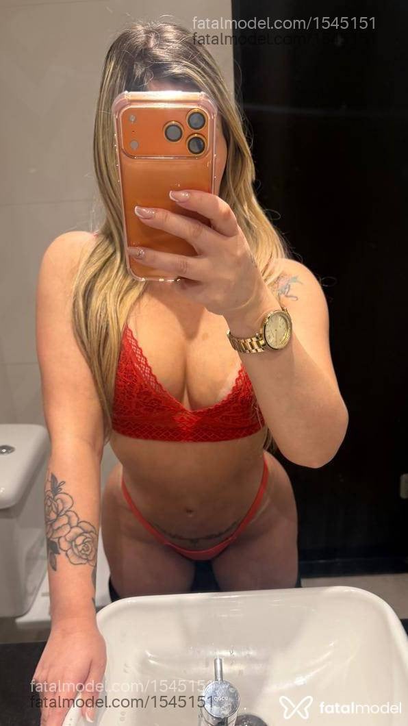 Acompanhante mulher loira (o) de olhos castanhos - Mel Dantas