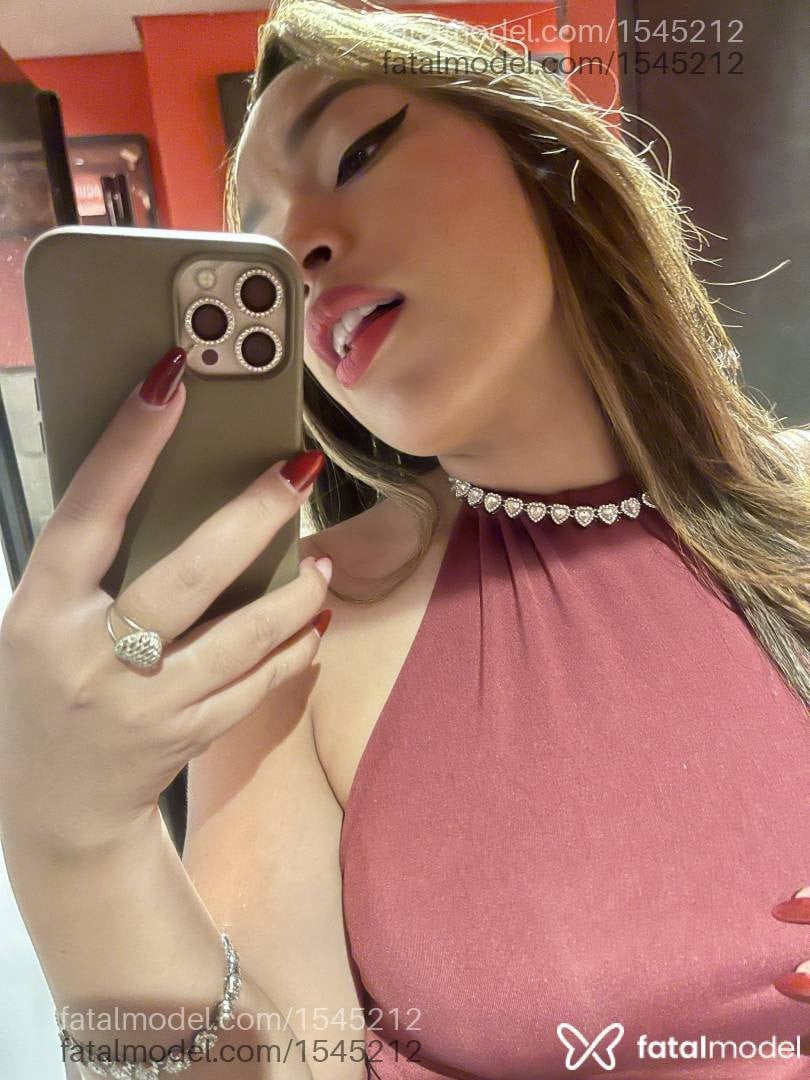 Acompanhante mulher com cabelo castanho de olhos castanhos - Fernanda Sousa