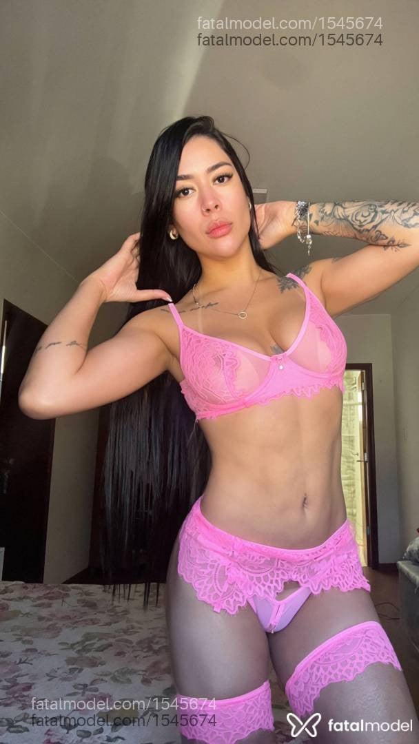 Acompanhante mulher morena (o) de olhos pretos em Pouso Alegre - Carla Fernandes