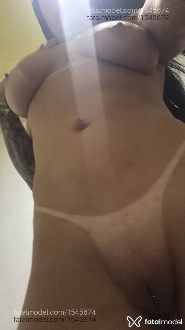 Acompanhante mulher morena (o) de olhos pretos - Carla Duarte