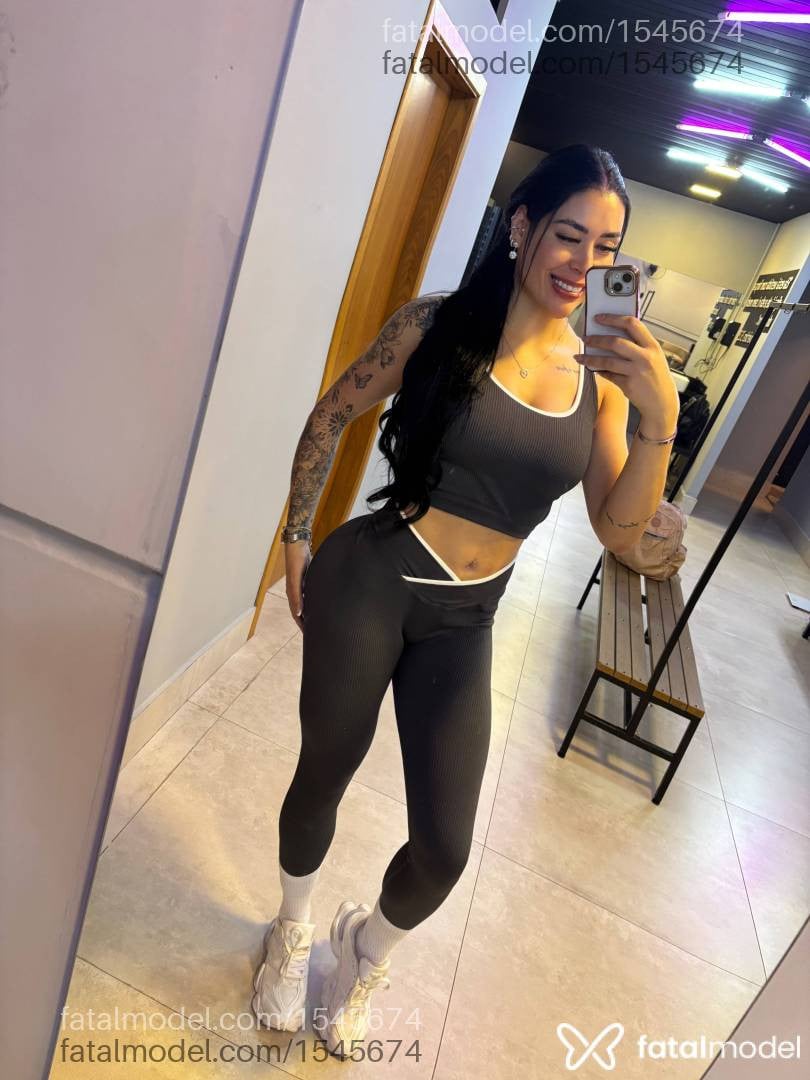 Acompanhante mulher morena (o) de olhos pretos - Carla Fernandes