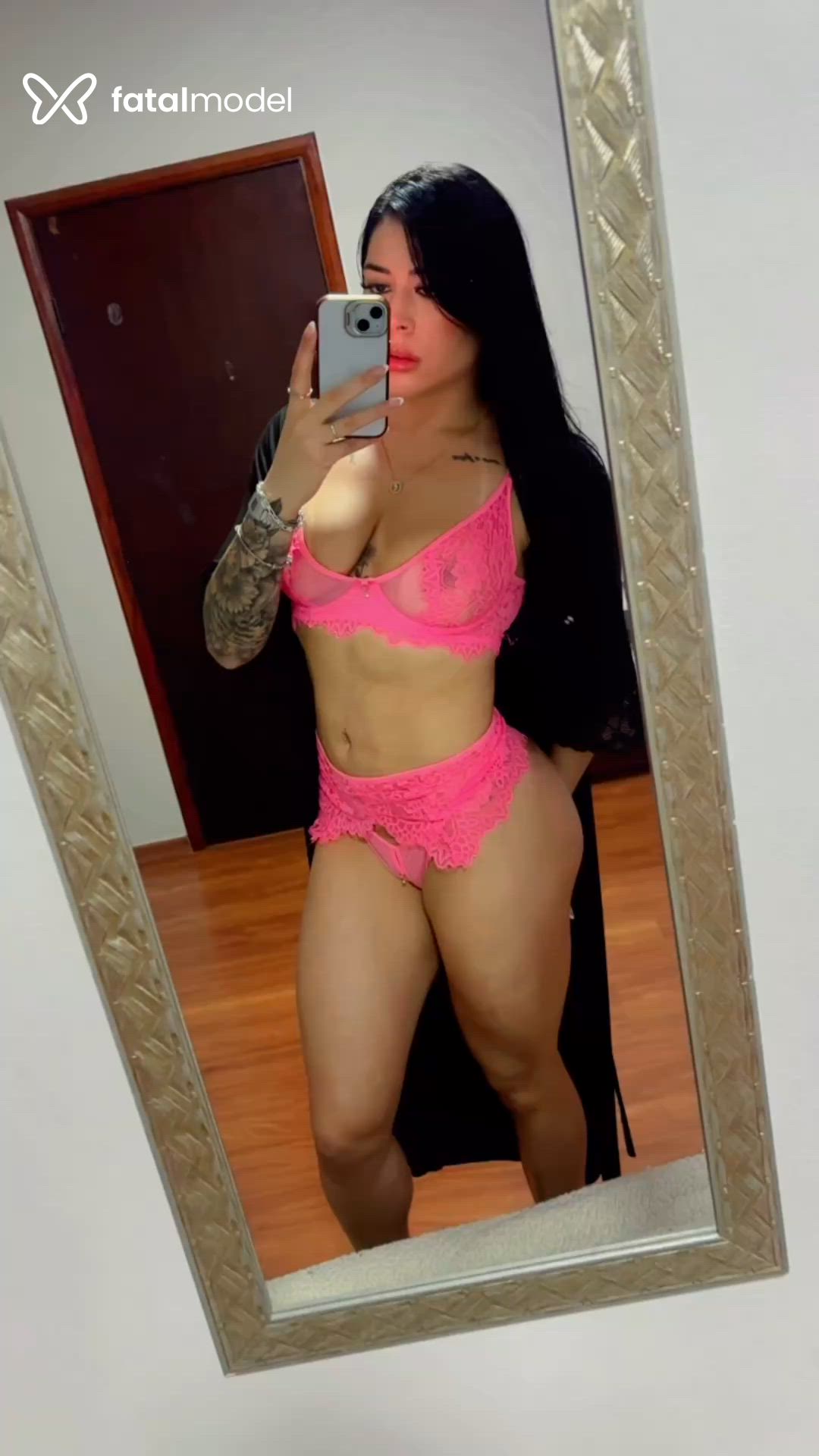 Acompanhante mulher morena (o) de olhos pretos - Carla Fernandes