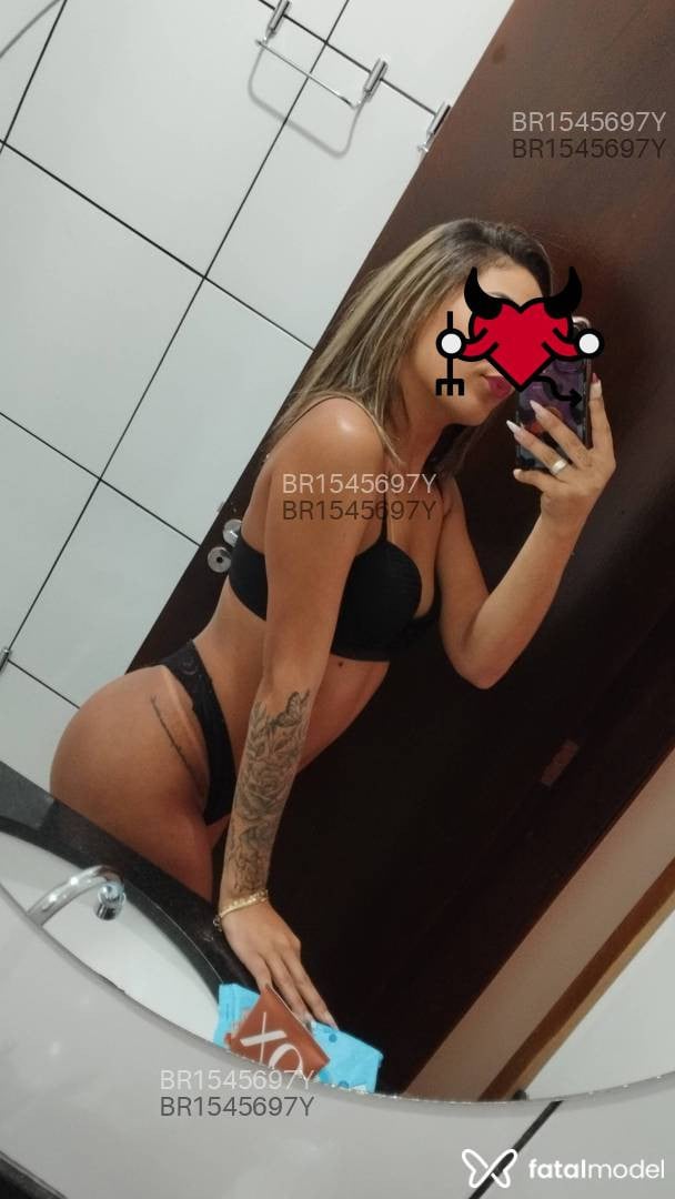 Acompanhante mulher loira (o) de olhos verdes em Rio Verde - Pérola