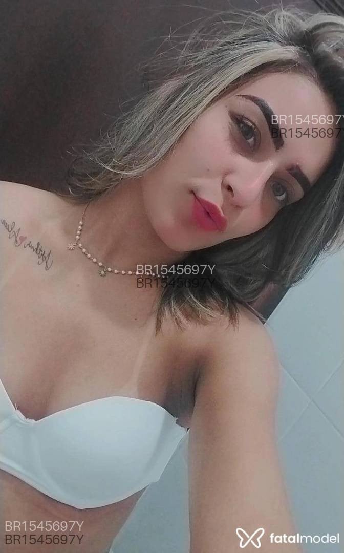Acompanhante mulher loira (o) de olhos verdes em Rio Verde - Pérola