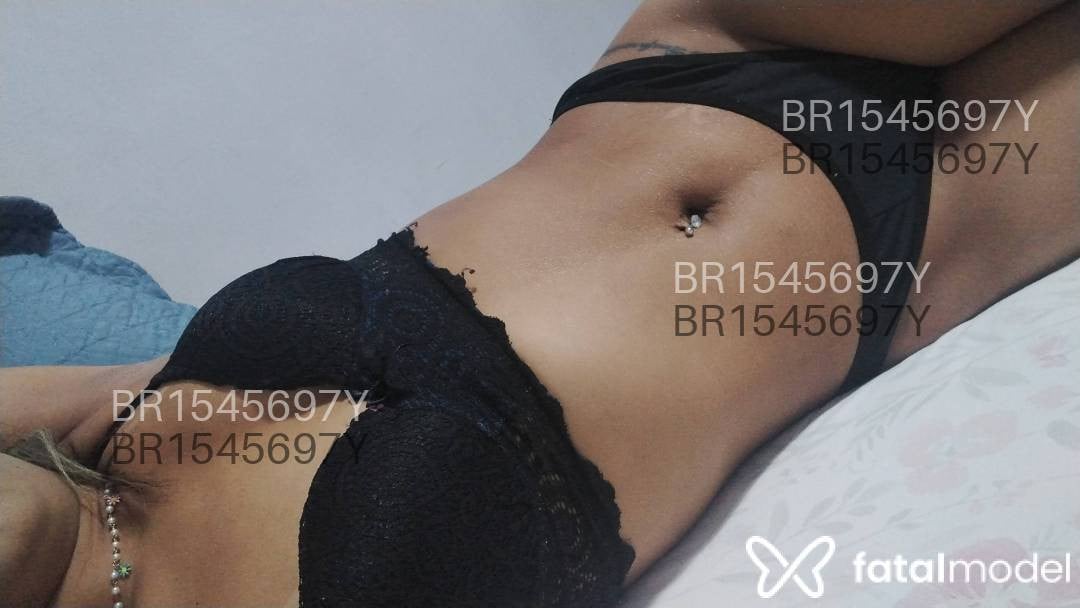 Acompanhante mulher loira (o) de olhos verdes em Rio Verde - Pérola