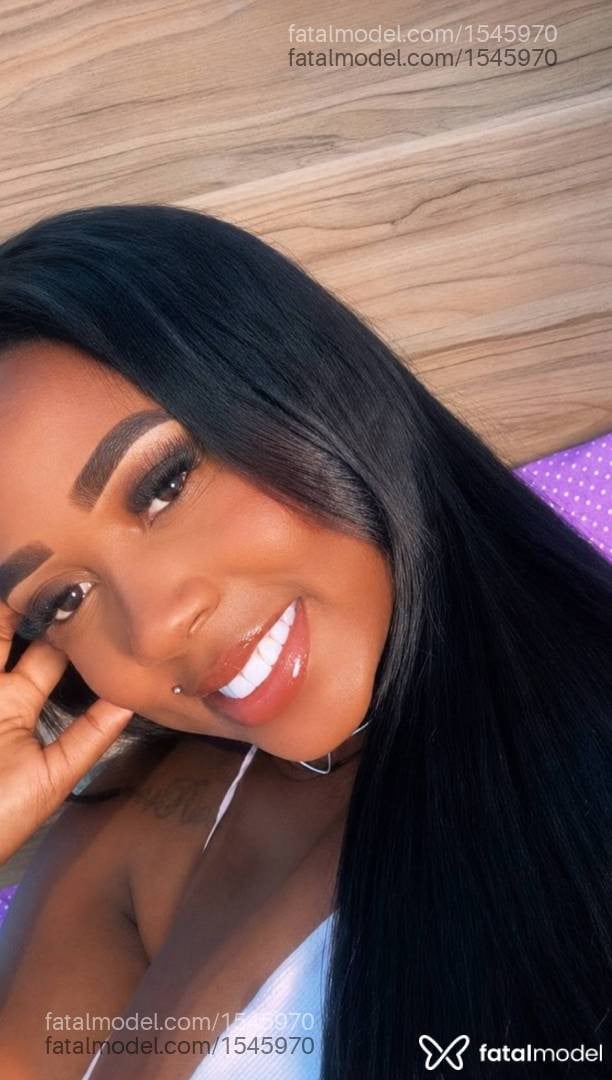 Acompanhante mulher morena (o) de olhos castanhos em Linhares - Thalita