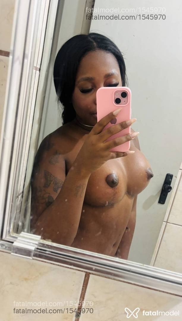 Acompanhante mulher morena (o) de olhos castanhos - Thalita