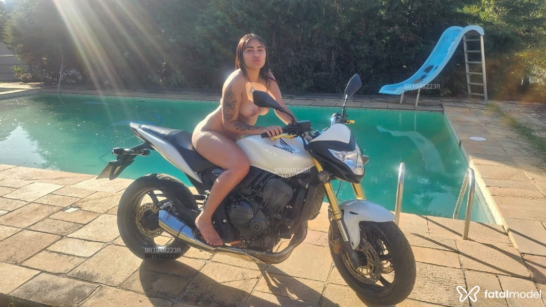 Acompanhante mulher morena (o) de olhos pretos em Atibaia - Nathay