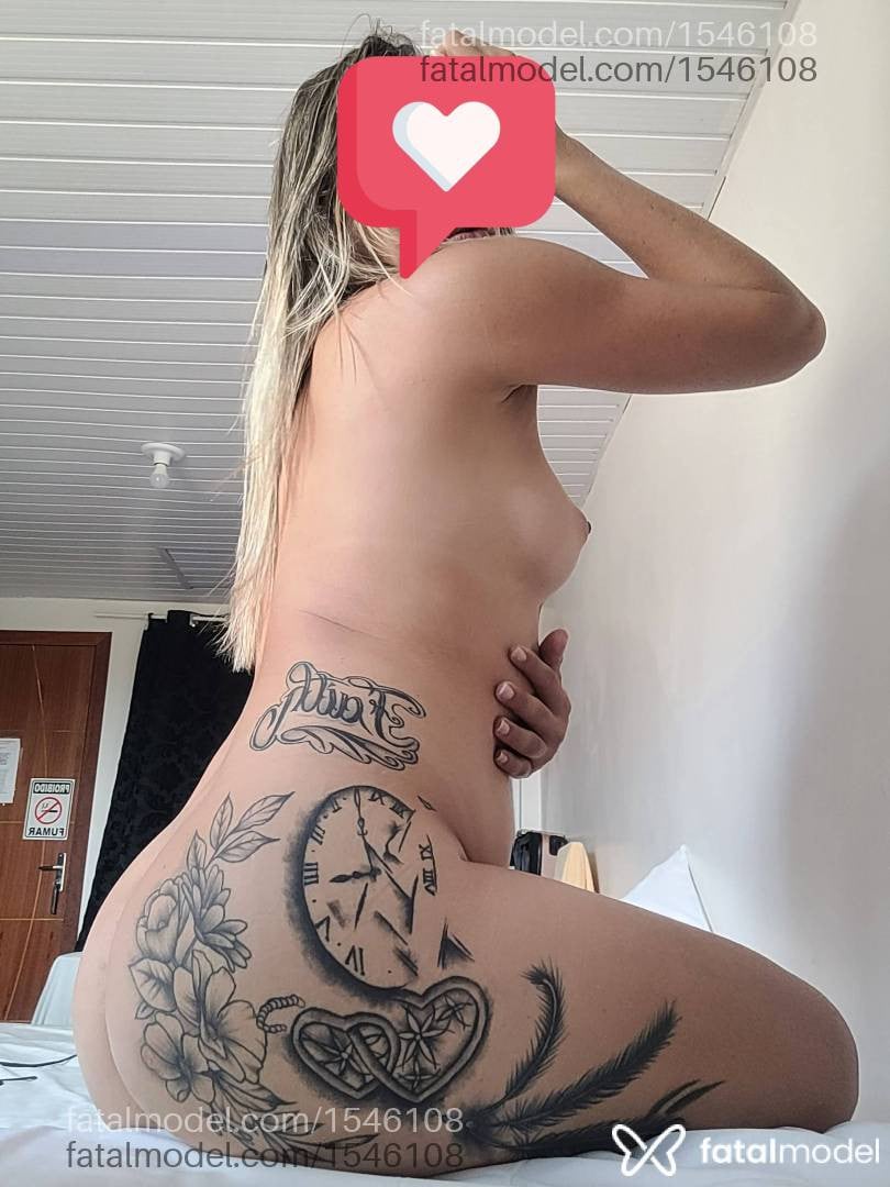Acompanhante mulher trans loira (o) de olhos castanhos - Mirela