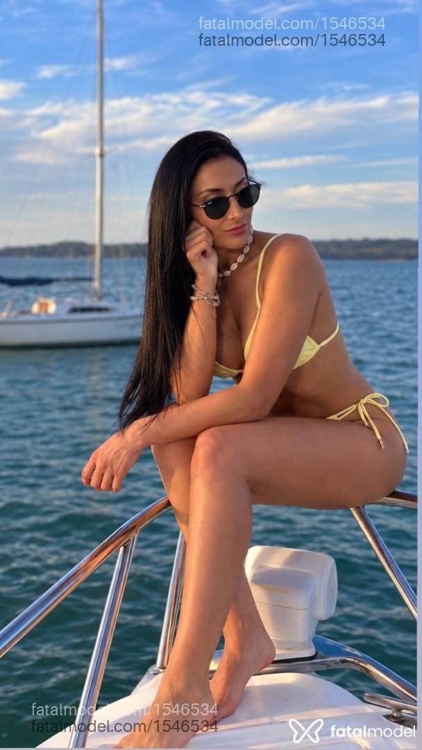 Acompanhante mulher morena (o) de olhos castanhos - Trícia