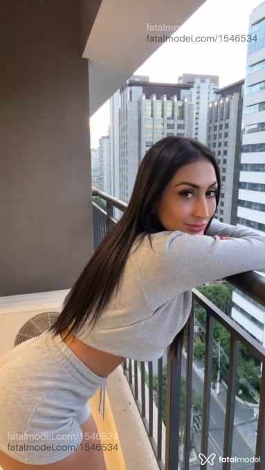 Acompanhante mulher morena (o) de olhos castanhos - Trícia Acompanhante mulher morena (o) de olhos castanhos - Trícia