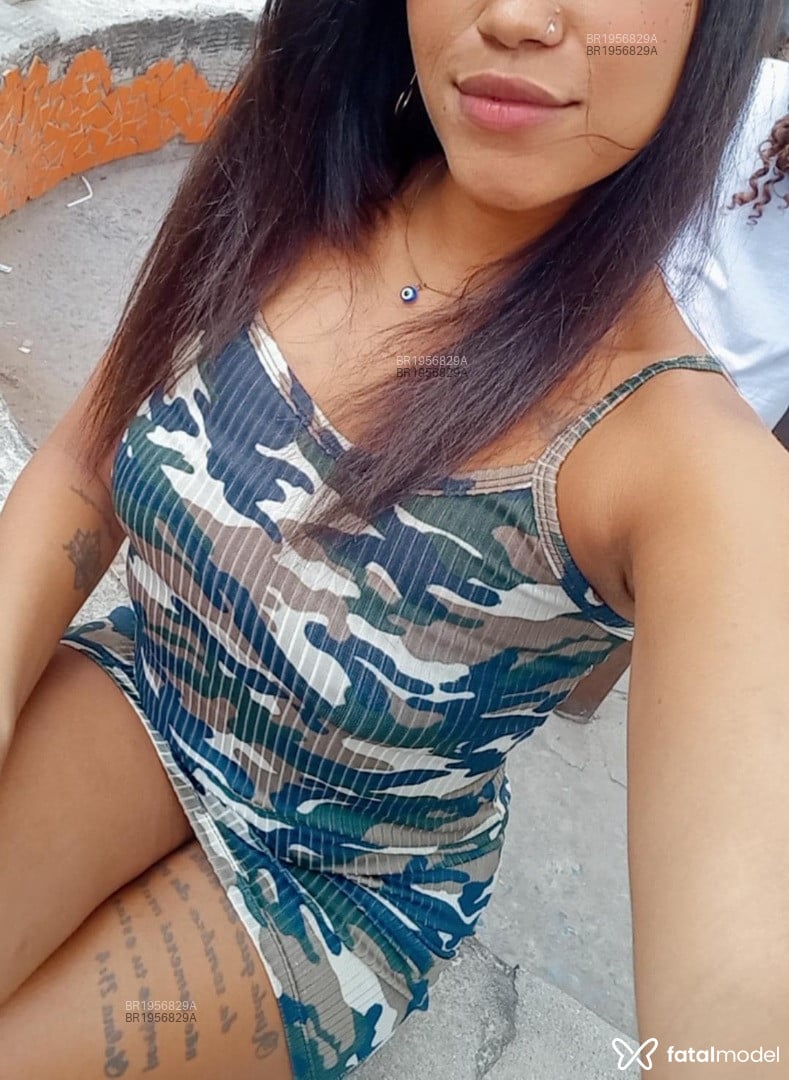 Acompanhante mulher morena (o) de olhos pretos em Virtual Acompanhante mulher morena (o) de olhos pretos em Virtual - Verônica