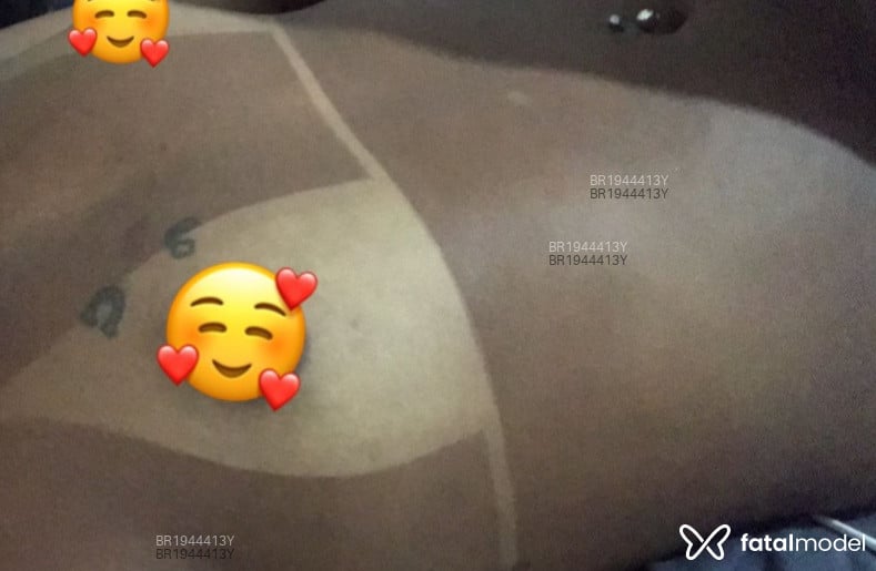 Acompanhante mulher com cabelo castanho de olhos castanhos - Cristal