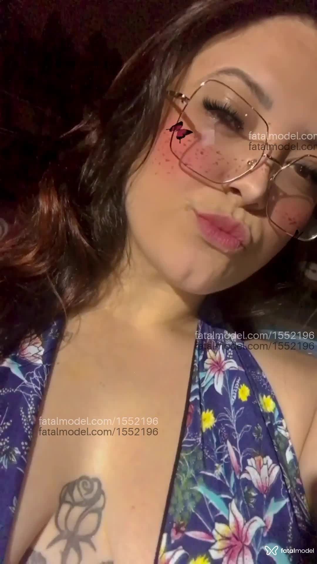 Acompanhante mulher morena (o) de olhos castanhos - Tati Acompanhante mulher morena (o) de olhos castanhos - Tati