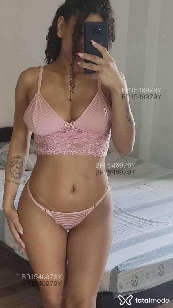 Acompanhante mulher com cabelo castanho de olhos castanhos em Campos dos Goytacazes - Izzadora Ribeiro