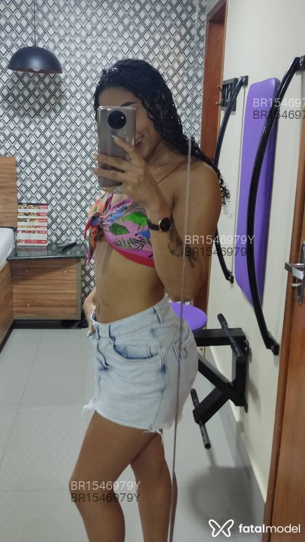 Acompanhante mulher com cabelo castanho de olhos castanhos em Campos dos Goytacazes - Izzadora Ribeiro