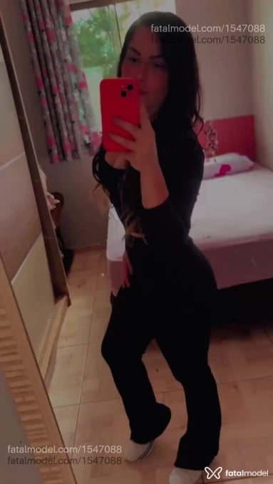 Acompanhante mulher morena (o) de olhos castanhos - Heloisa Acompanhante mulher morena (o) de olhos castanhos - Heloisa