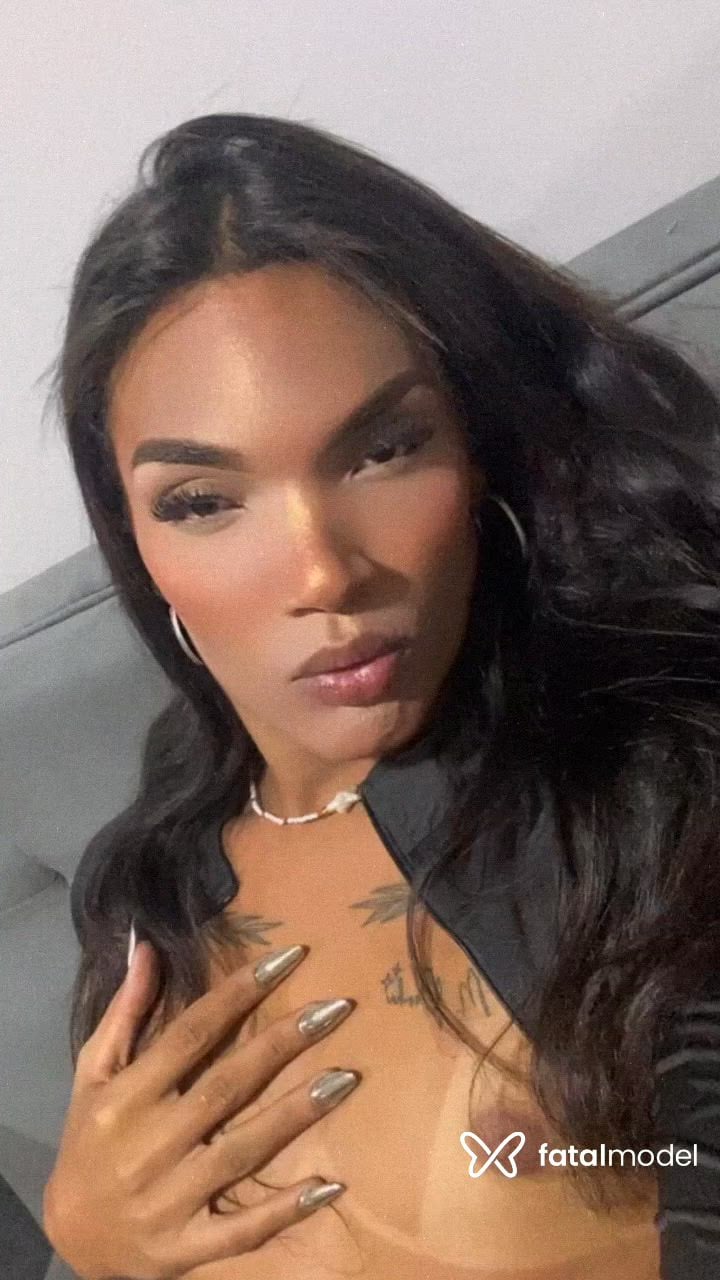 Acompanhante mulher trans morena (o) de olhos castanhos - Isabelly Furtado