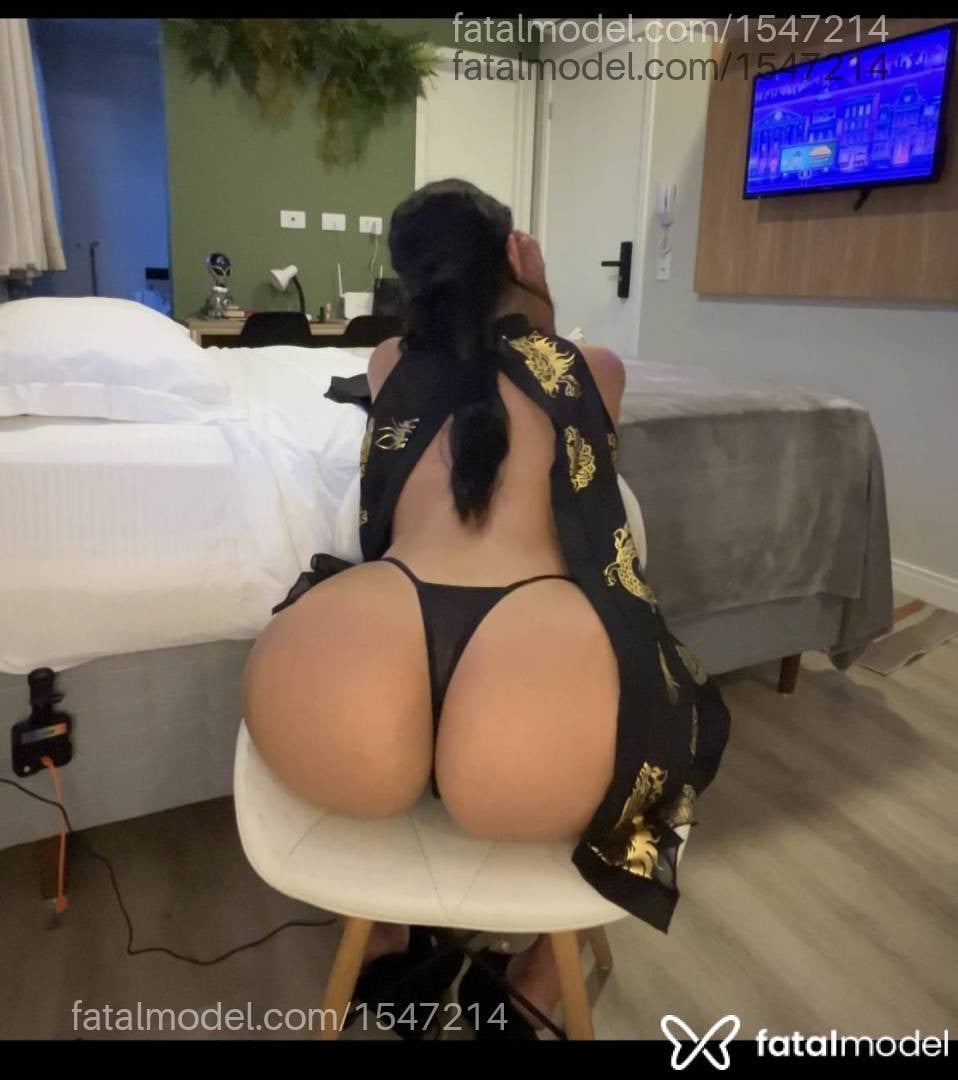 Acompanhante mulher com cabelo castanho de olhos castanhos em Curitiba - Jade Fortunne