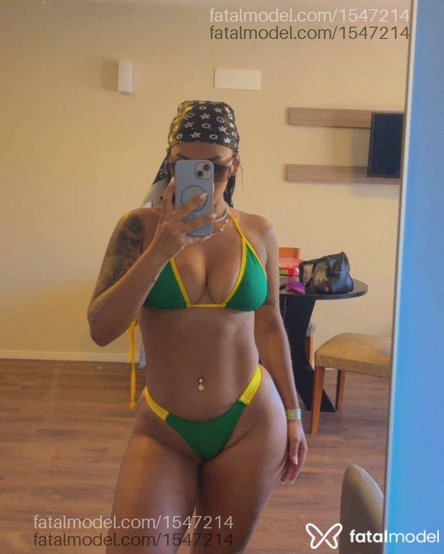 Acompanhante mulher com cabelo castanho de olhos castanhos - Jade Fortunne