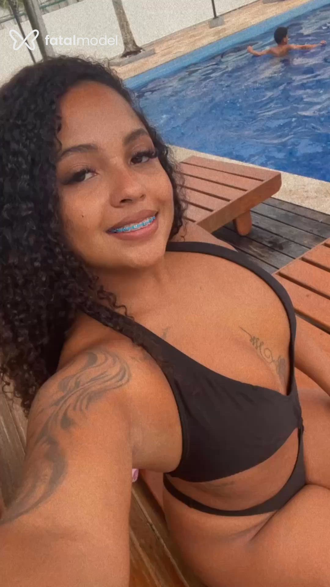 Acompanhante mulher morena (o) de olhos pretos - Ellen Souza Acompanhante mulher morena (o) de olhos pretos - Ellen Souza
