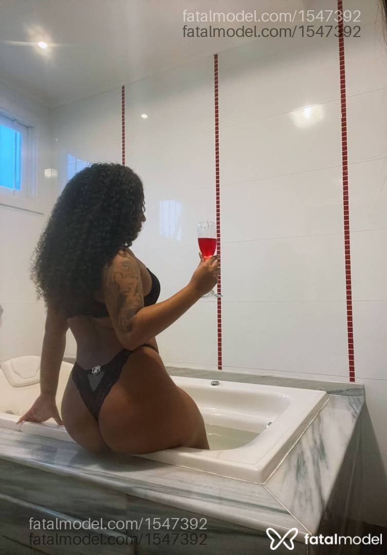 Acompanhante mulher morena (o) de olhos pretos - Ellen Souza