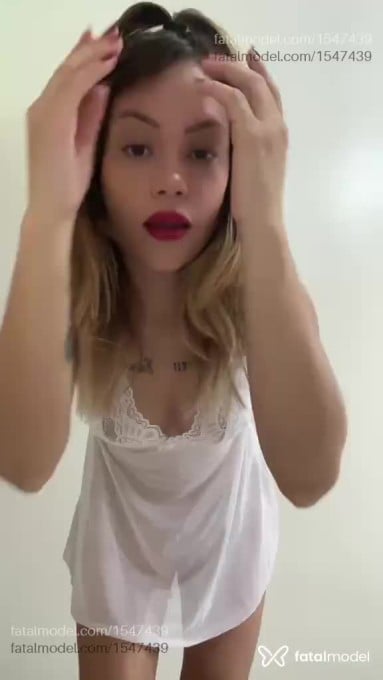 Acompanhante mulher loira (o) de olhos mel - Julia Prado