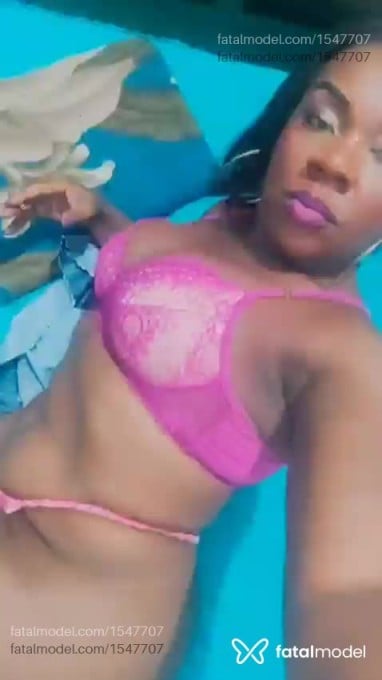 Acompanhante mulher trans morena (o) de olhos pretos em Pompéu - Nanda Duarte