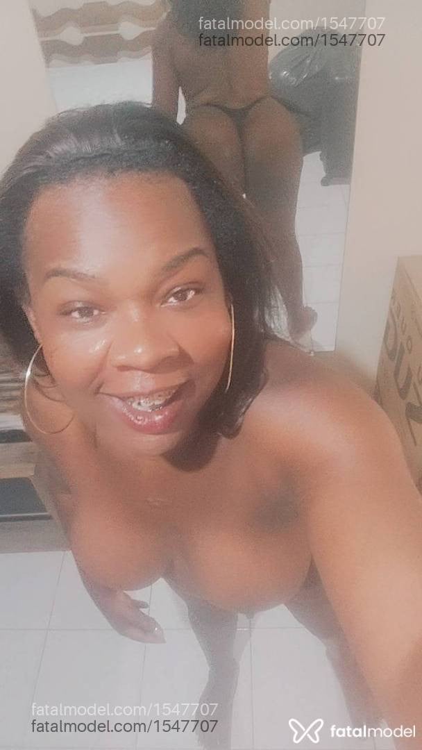Acompanhante mulher trans morena (o) de olhos pretos em Pompéu - Nanda Duarte