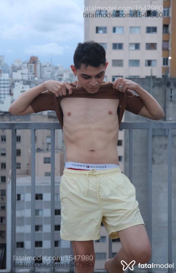 Acompanhante homem morena (o) de olhos castanhos em São Paulo Acompanhante homem morena (o) de olhos castanhos em São Paulo - Viego Santiago