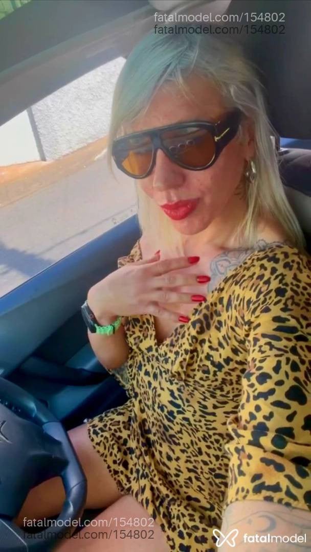 Acompanhante mulher trans loira (o) de olhos castanhos - Soberana Fabydomme