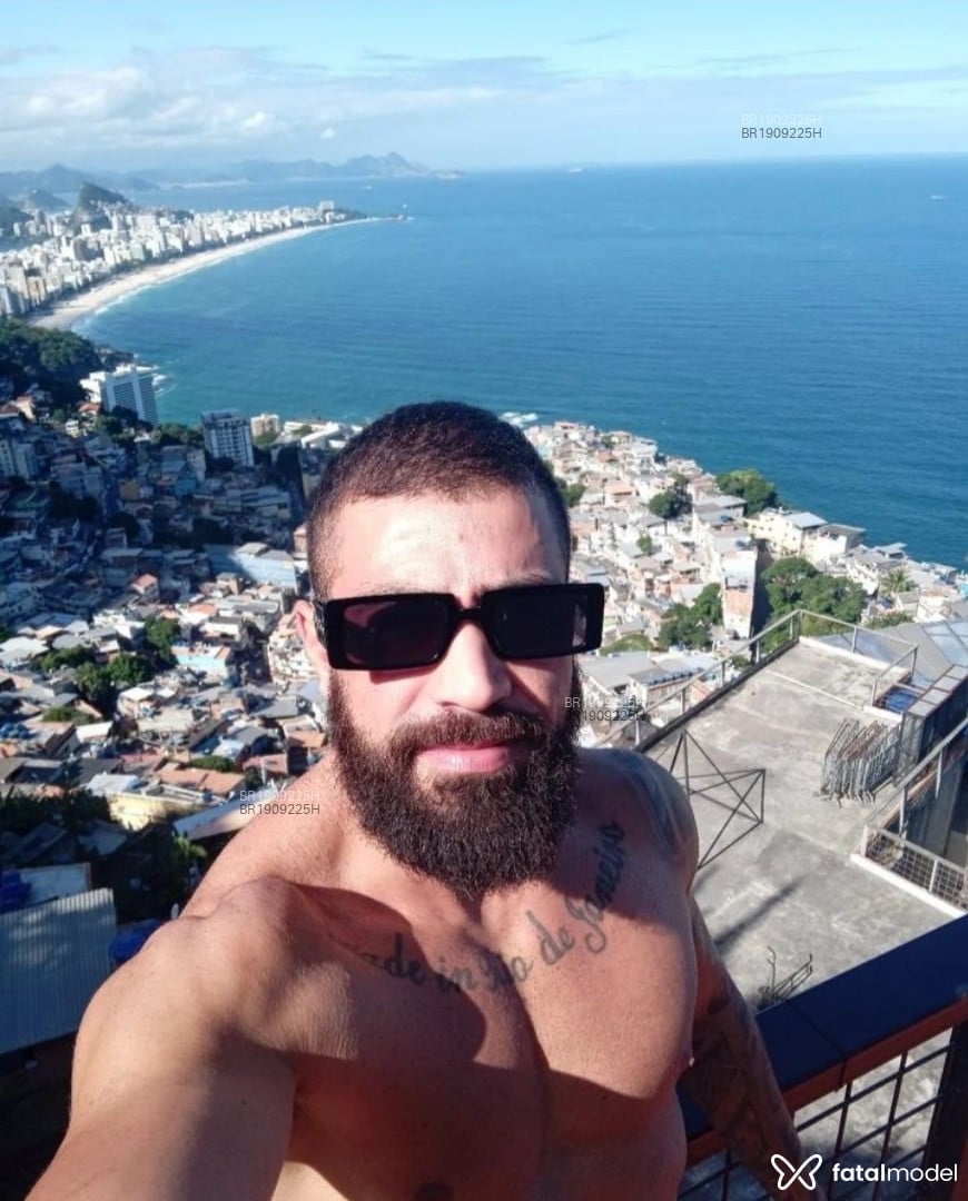 Acompanhante homem morena (o) de olhos pretos em Florianópolis - RuiCarioca