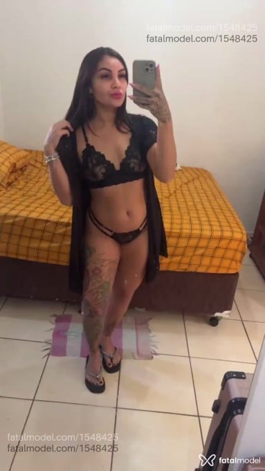 Acompanhante mulher com cabelo castanho de olhos castanhos em Votuporanga Acompanhante mulher com cabelo castanho de olhos castanhos em Votuporanga - Gabrielle
